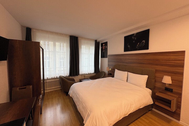 Room 14 of 75