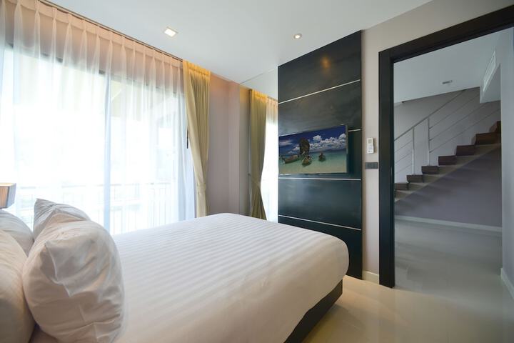 Room 4 of 91