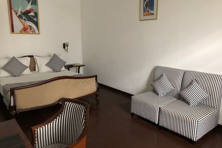 Room 8 of 41