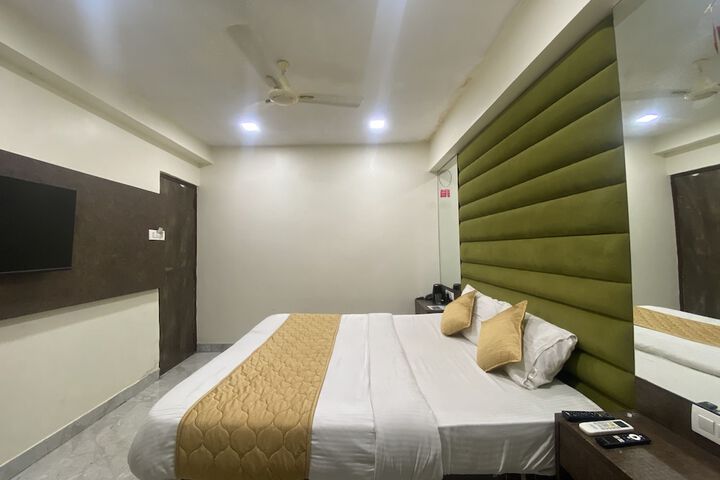 Room 5 of 15