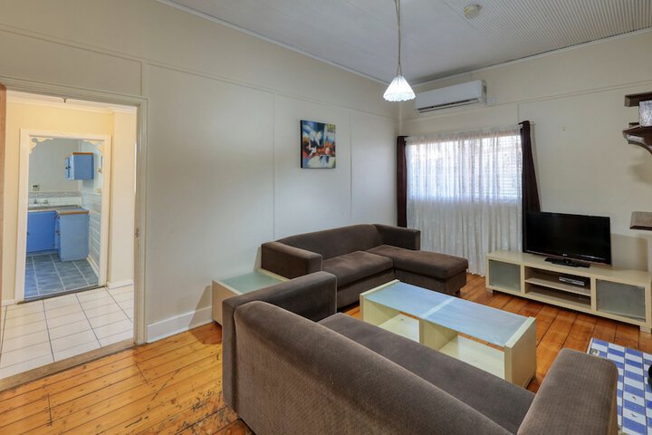 Room 38 of 62