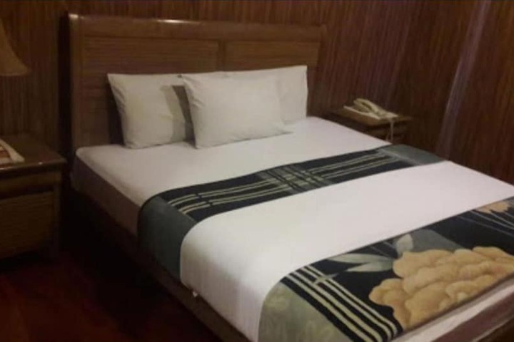 Room 21 of 27
