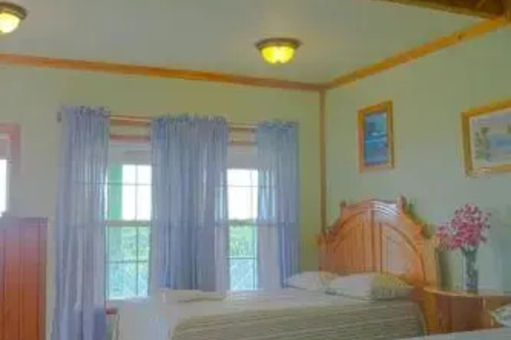 Room 5 of 18