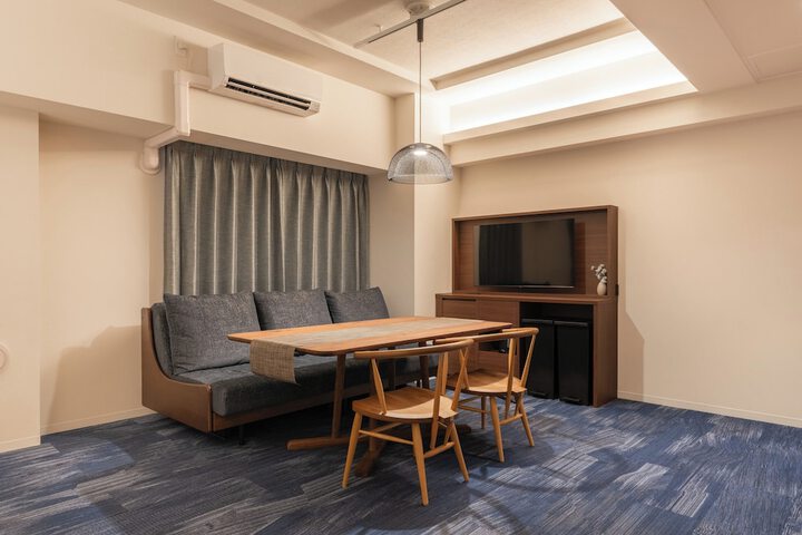 Room 70 of 104