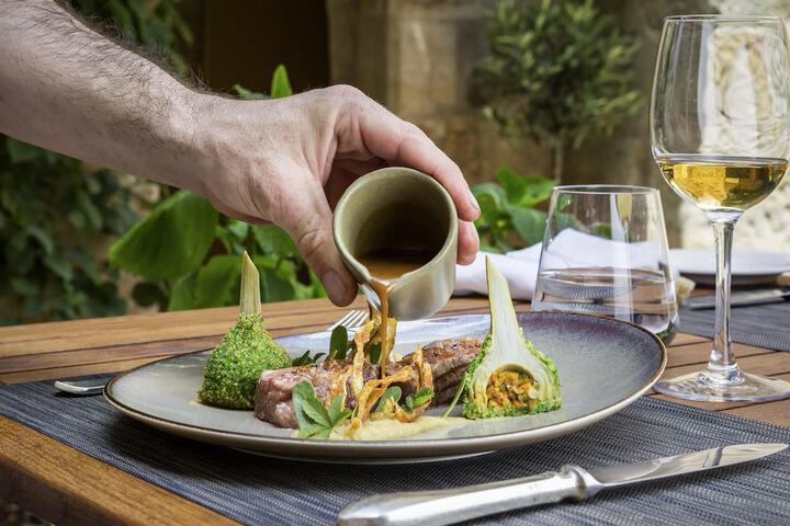 Dining 52 of 80