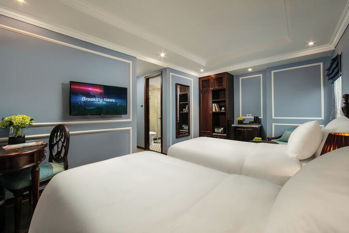 Room 12 of 35