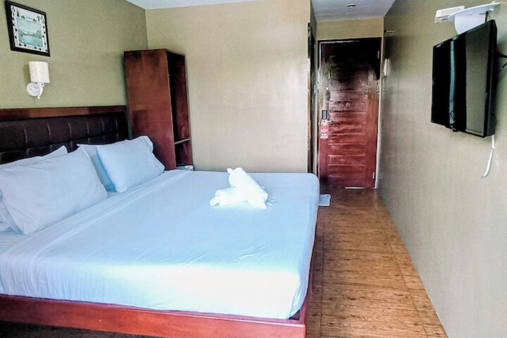 Room 9 of 75