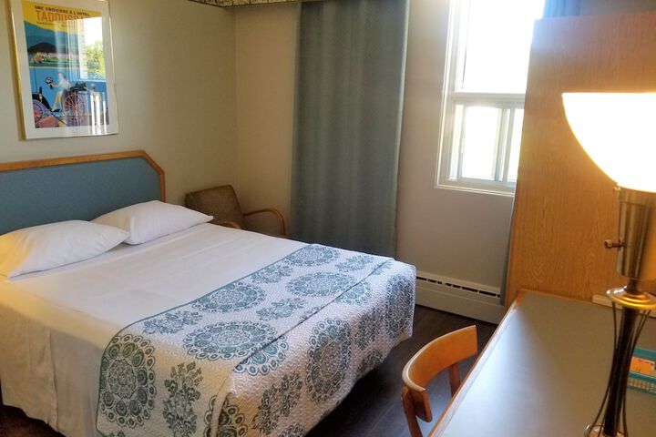 Room 19 of 38