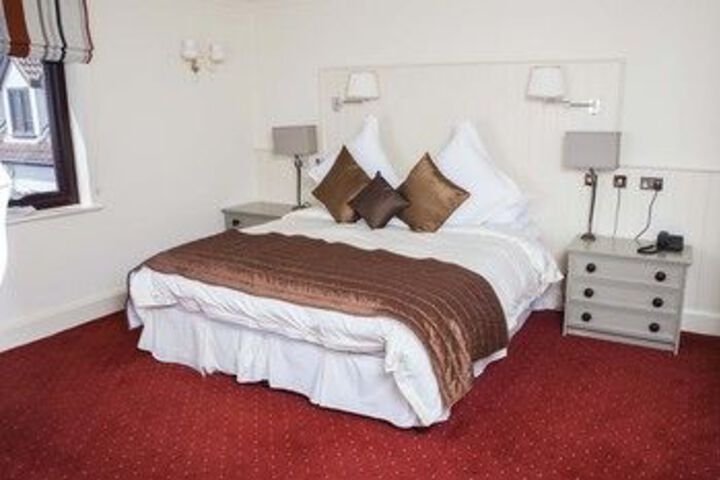 Room 10 of 29