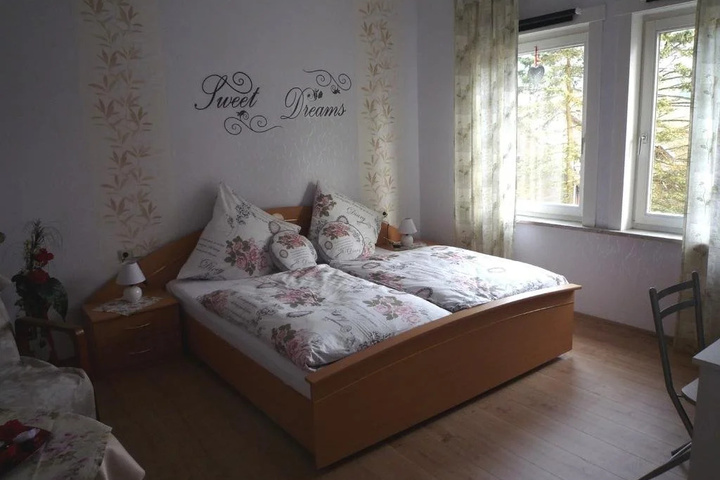 Room 4 of 24