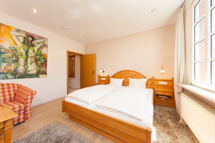 Room 5 of 32