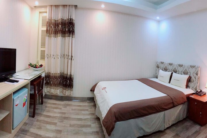 Room 8 of 28