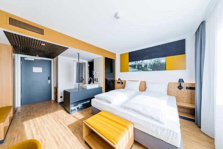 Room 22 of 83