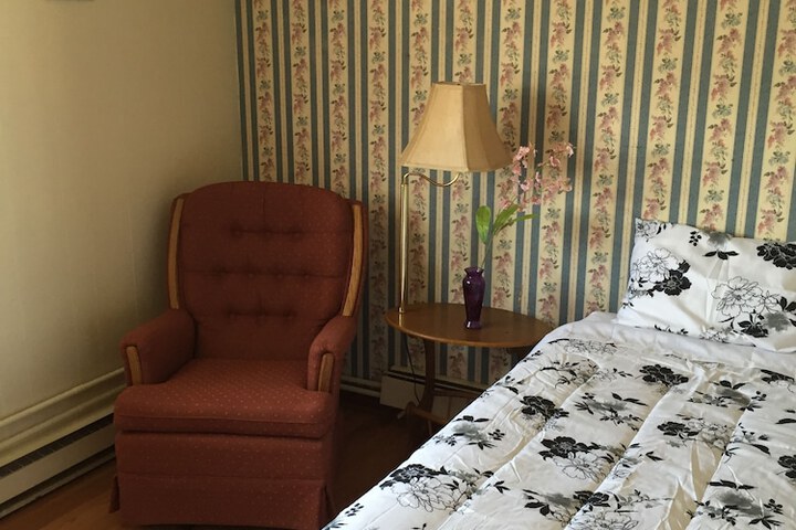 Room 3 of 12