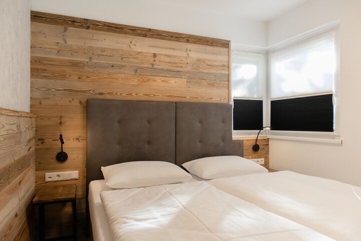 Room 9 of 52