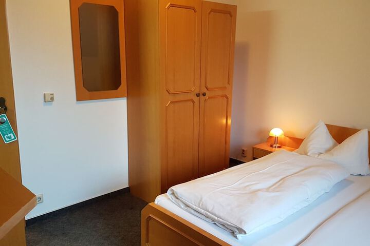 Room 14 of 40