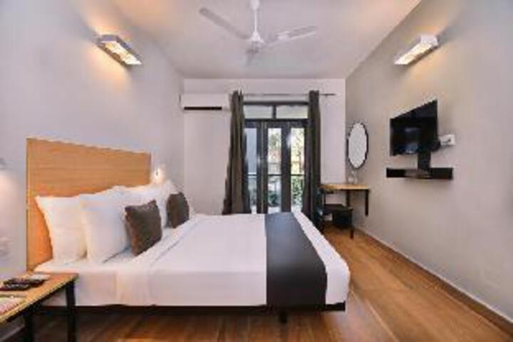 Room 4 of 14