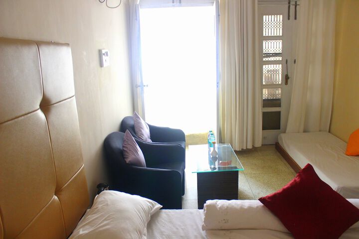 Room 3 of 72