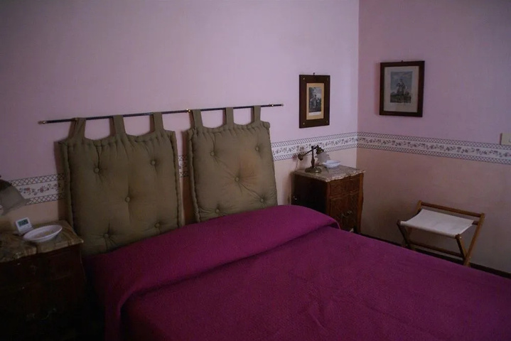 Room 4 of 15