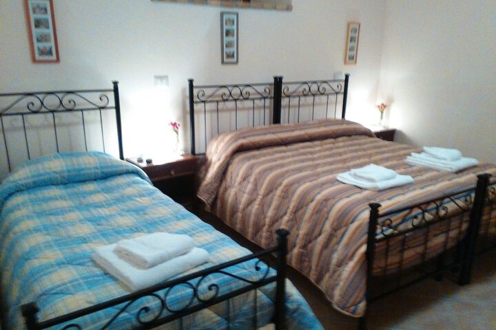 Room 4 of 61