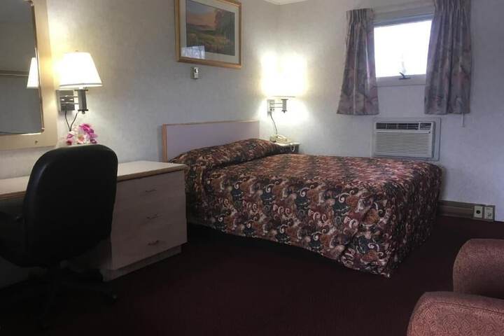 Room 8 of 13