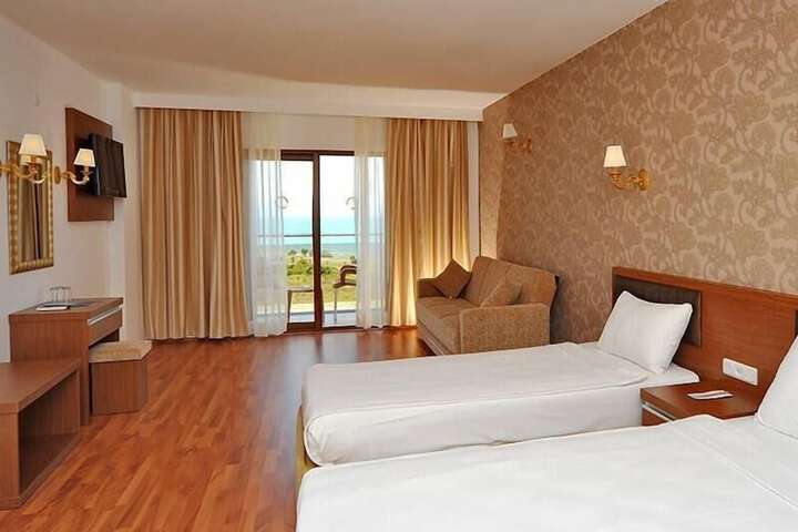 Room 2 of 29