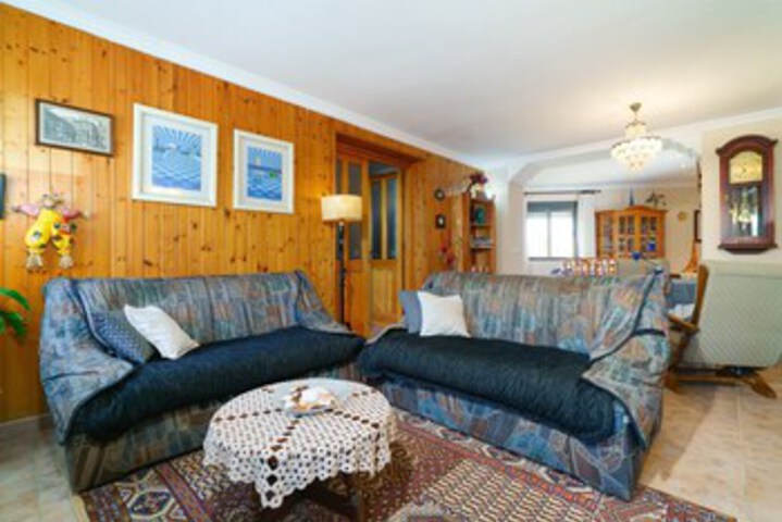 Room 15 of 33