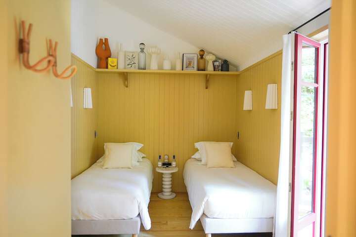 Room 2 of 61