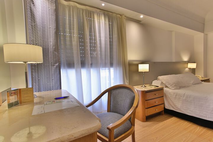 Room 7 of 17