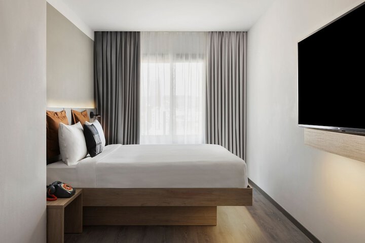 Room 12 of 207
