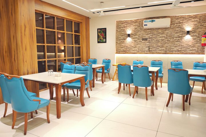 Dining 43 of 49