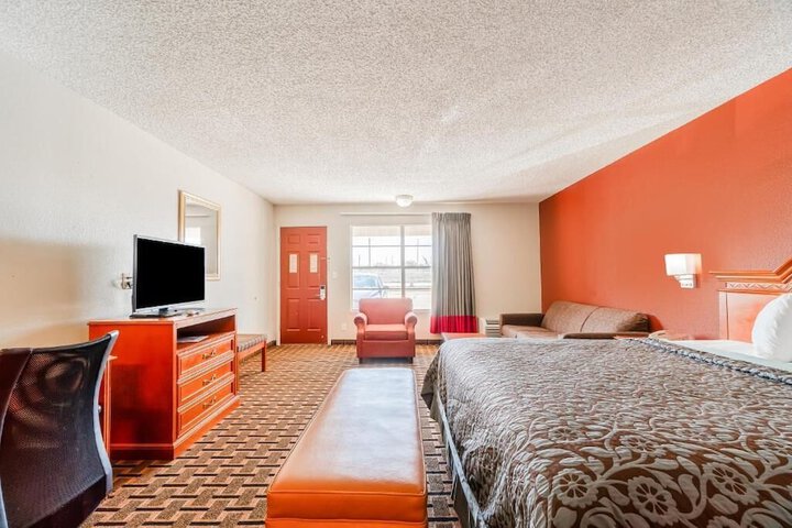 Room 4 of 42