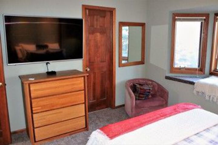 Room 52 of 195