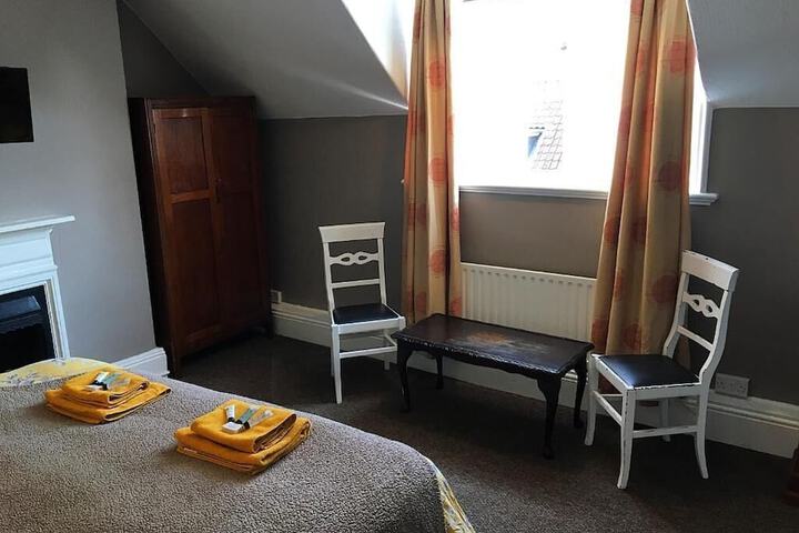 Room 7 of 14