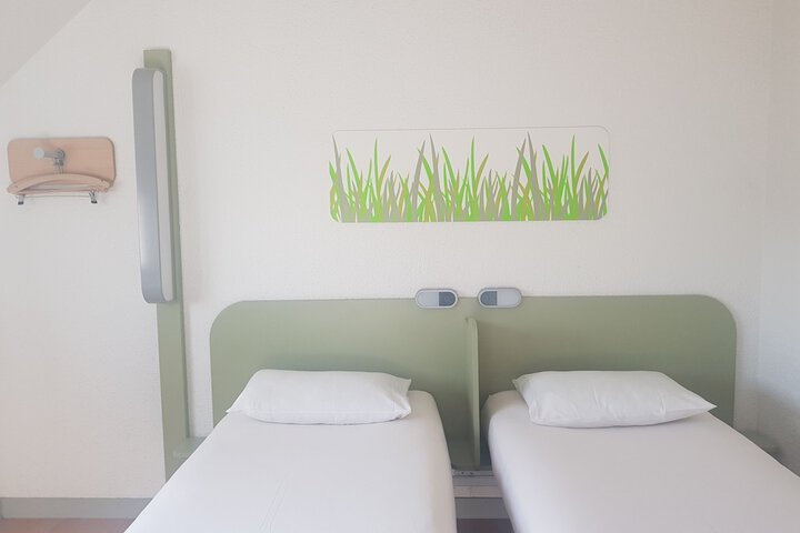 Room 4 of 31
