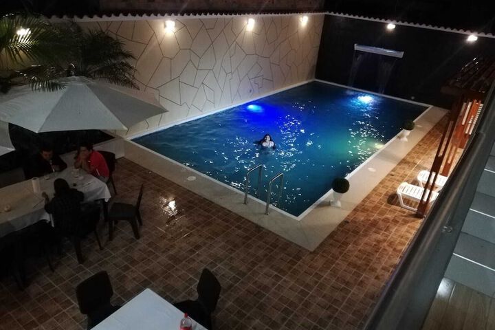 Pool 16 of 33