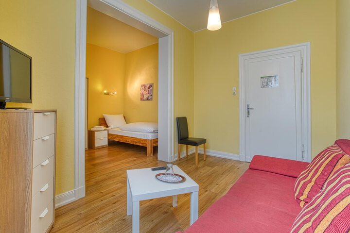 Room 18 of 34