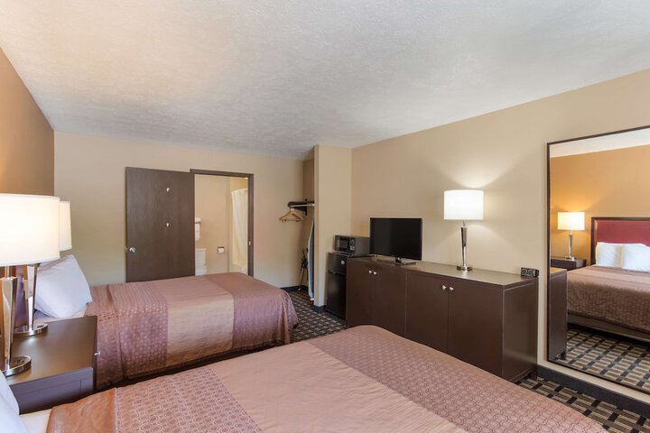 Room 15 of 32