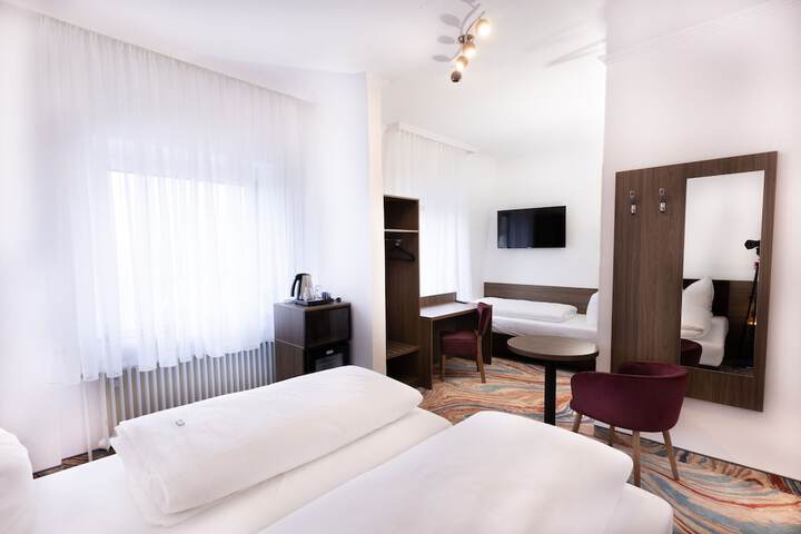 Room 40 of 84