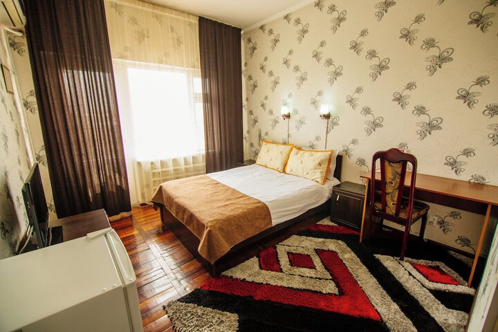 Room 25 of 40