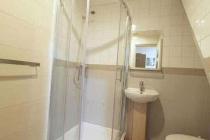 Room 8 of 96