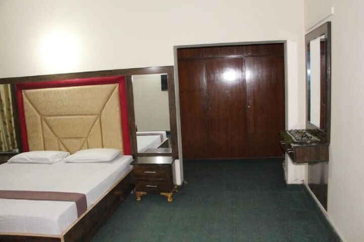 Room 15 of 20