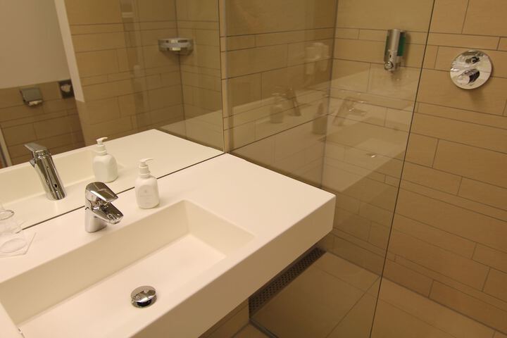 Room 44 of 93