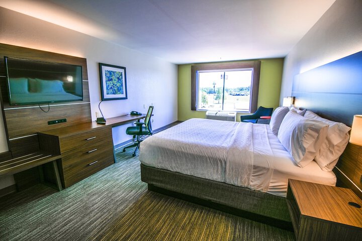 Room 8 of 42