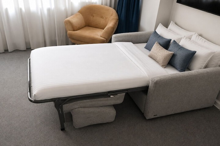 Room 130 of 208