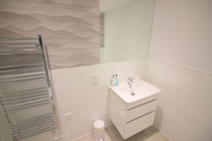 Room 4 of 39