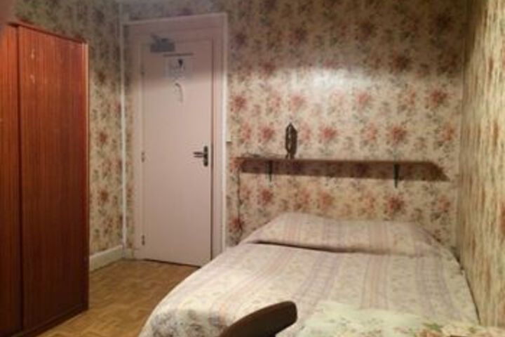 Room 16 of 28