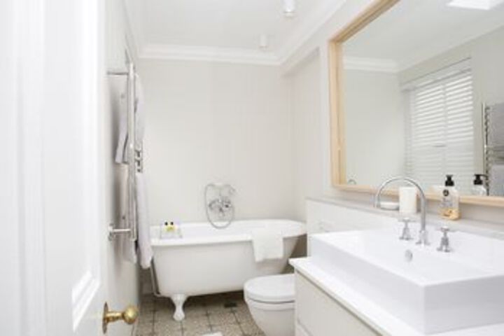 Room 3 of 21