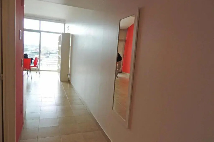 Room 11 of 27