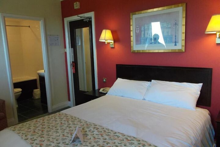 Room 2 of 16